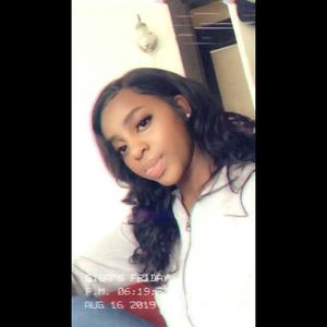 Meet your Posher, Olivia